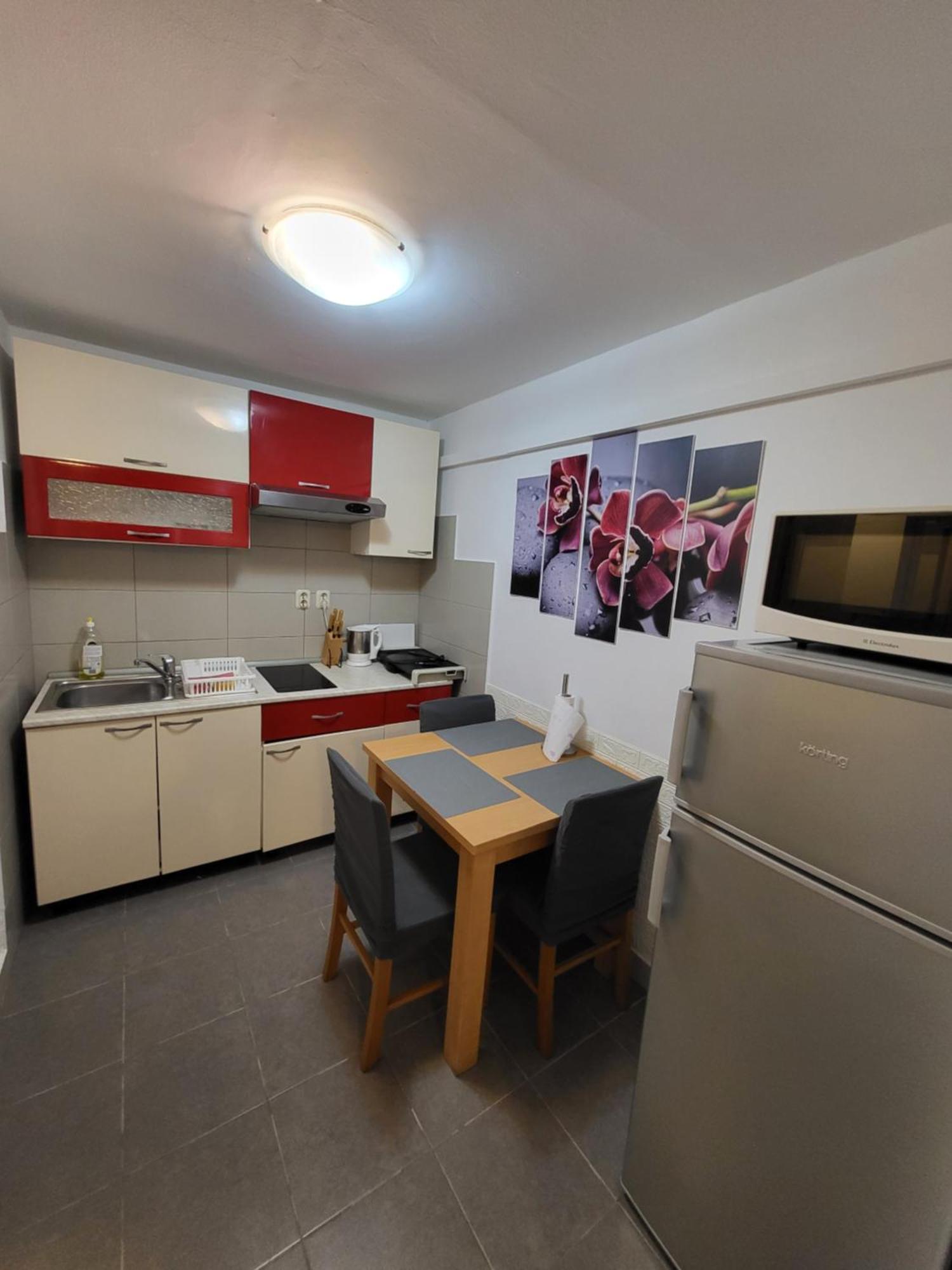 Apartmani I Sobe Mara Palit Экстерьер фото